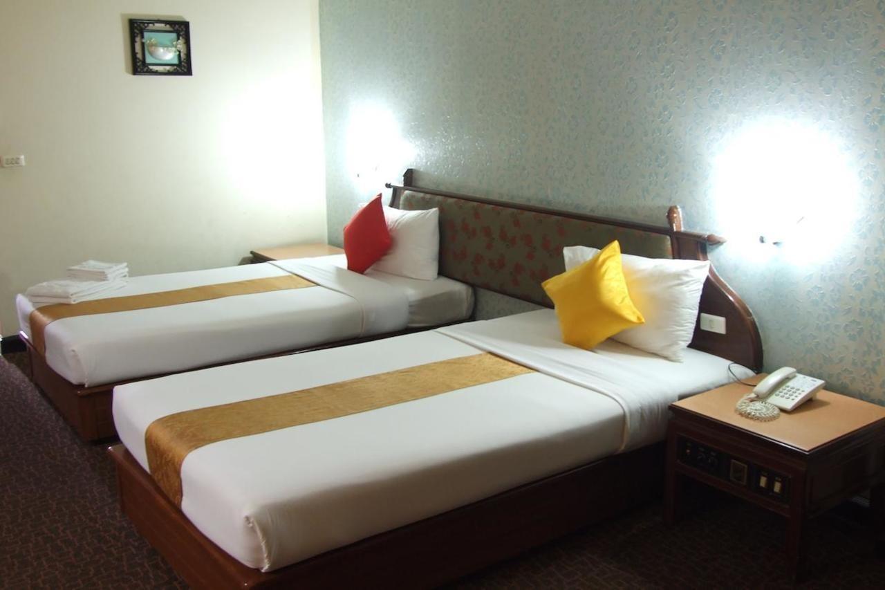 Ratchada City Hotel Бангкок Экстерьер фото