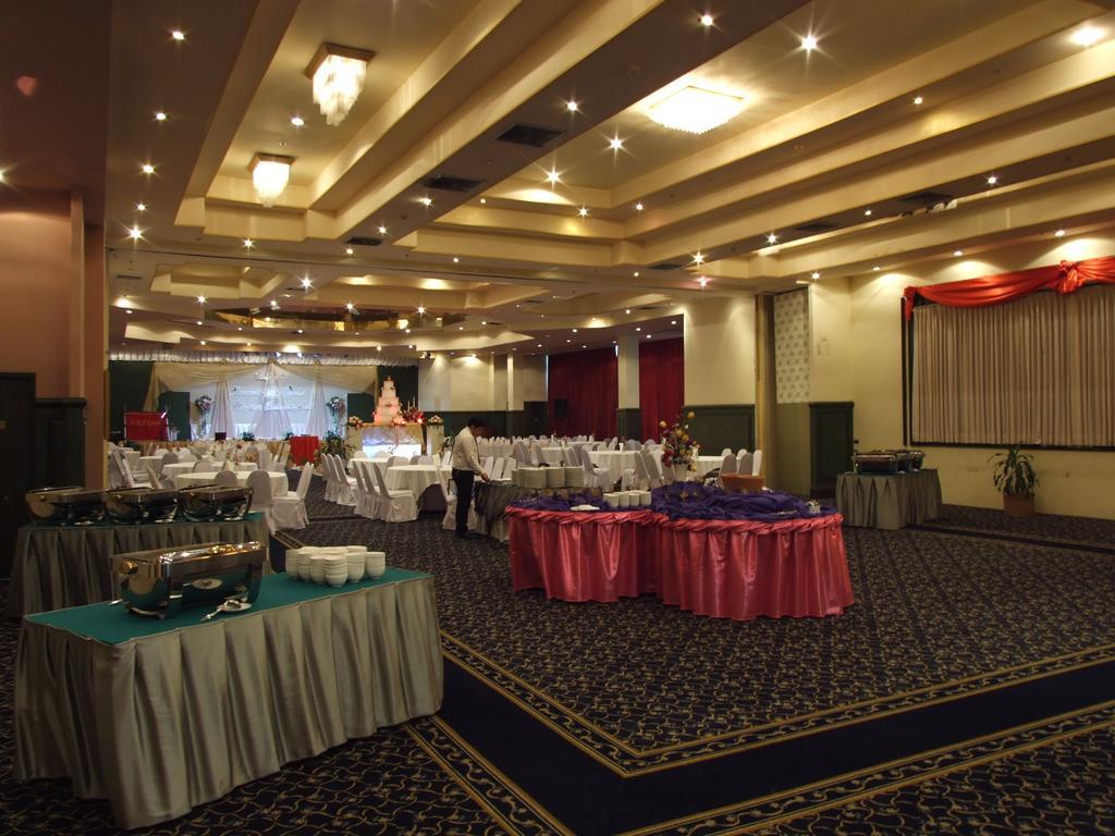 Ratchada City Hotel Бангкок Экстерьер фото