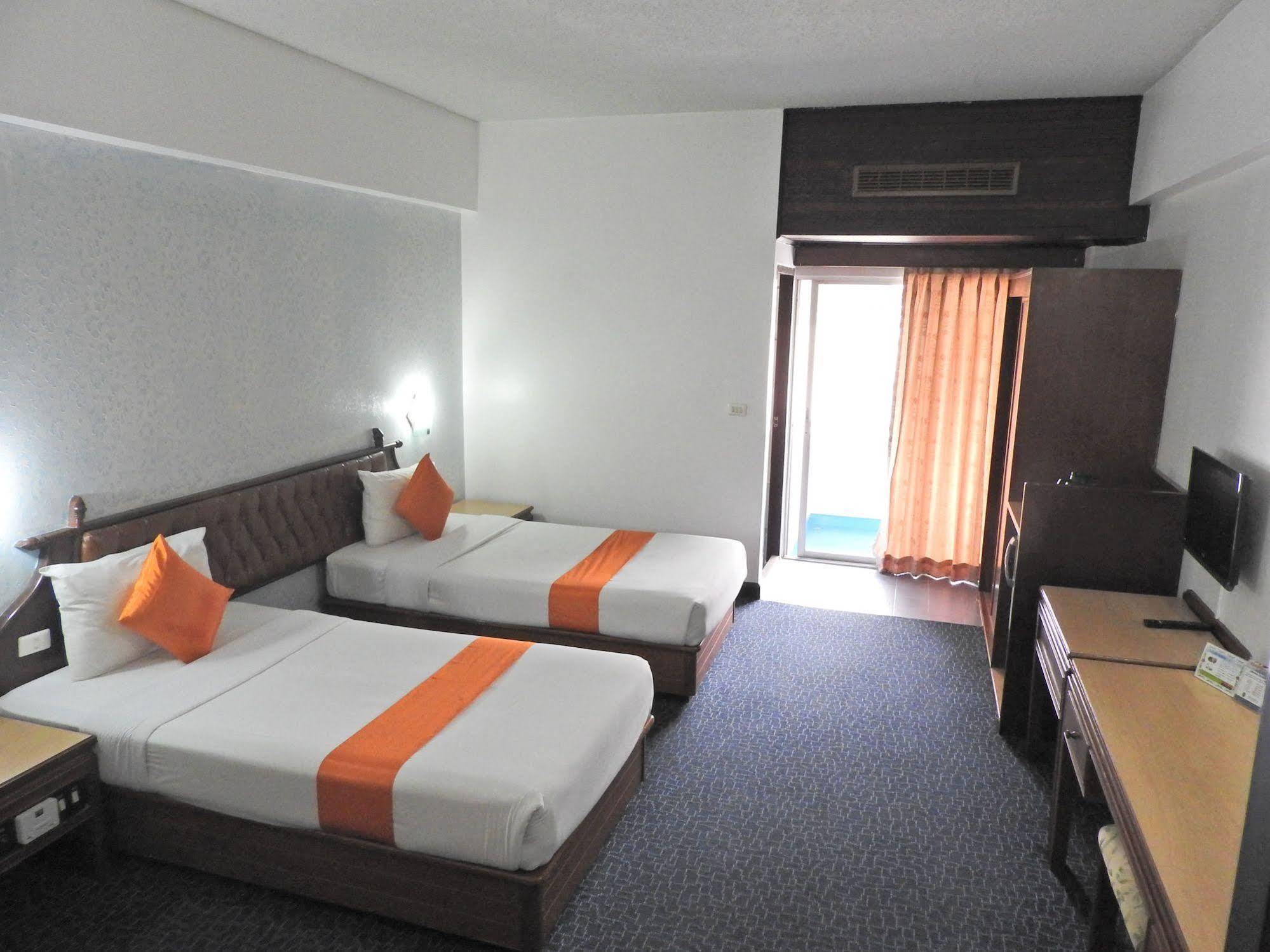 Ratchada City Hotel Бангкок Экстерьер фото