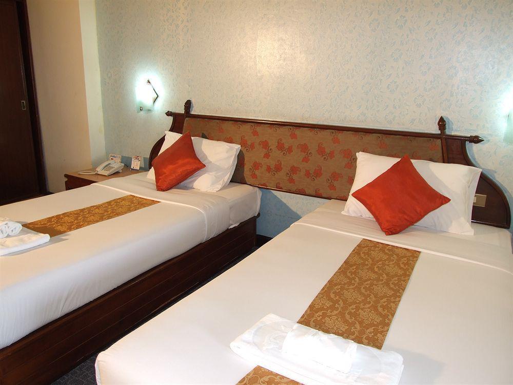 Ratchada City Hotel Бангкок Экстерьер фото